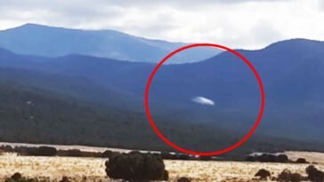 Area 51 UFO Flyby